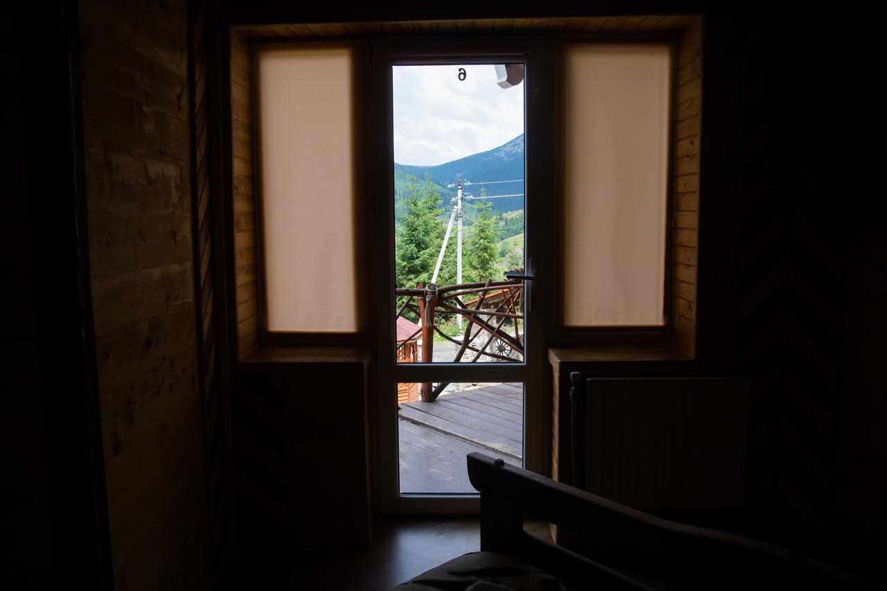 Hostal Kabanova Gora Bukovel Exterior foto